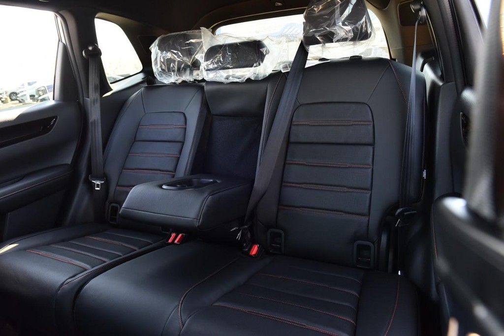 Honda CR-V Hybrid Vehicle Image 25