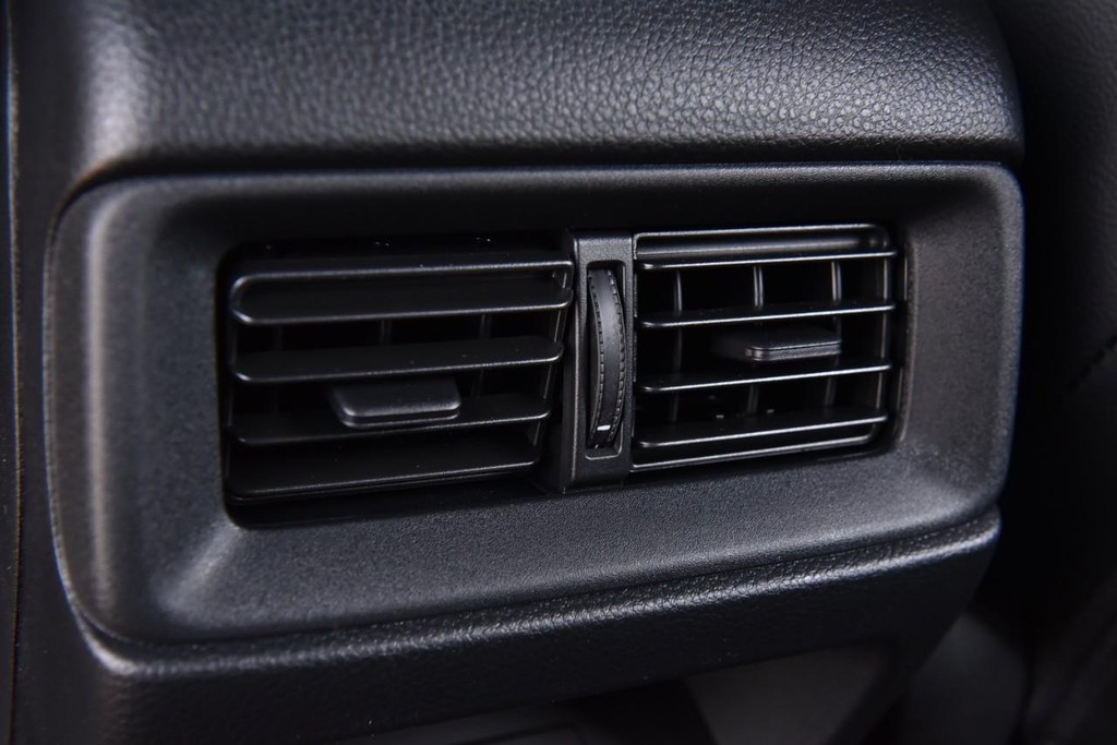 Honda CR-V Hybrid Vehicle Image 26