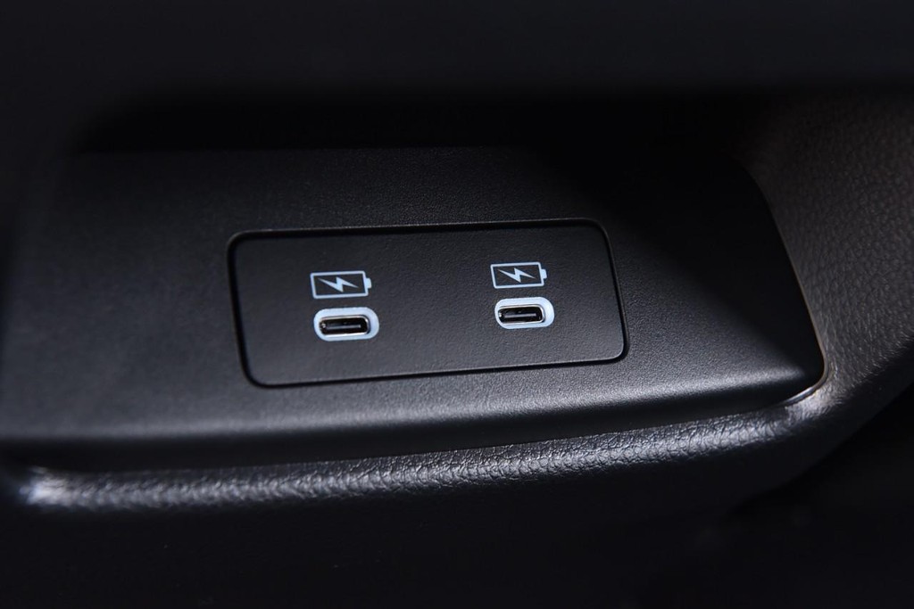 Honda CR-V Hybrid Vehicle Image 27