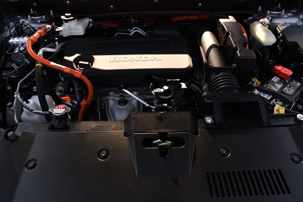 Honda CR-V Hybrid Vehicle Image 30