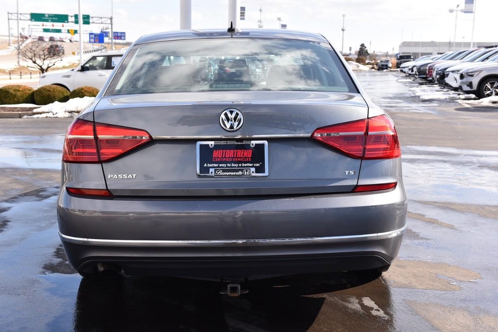 Volkswagen Passat Vehicle Image 06