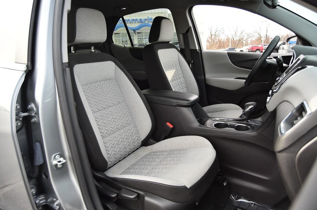 Chevrolet Equinox Vehicle Full-screen Gallery Image 19