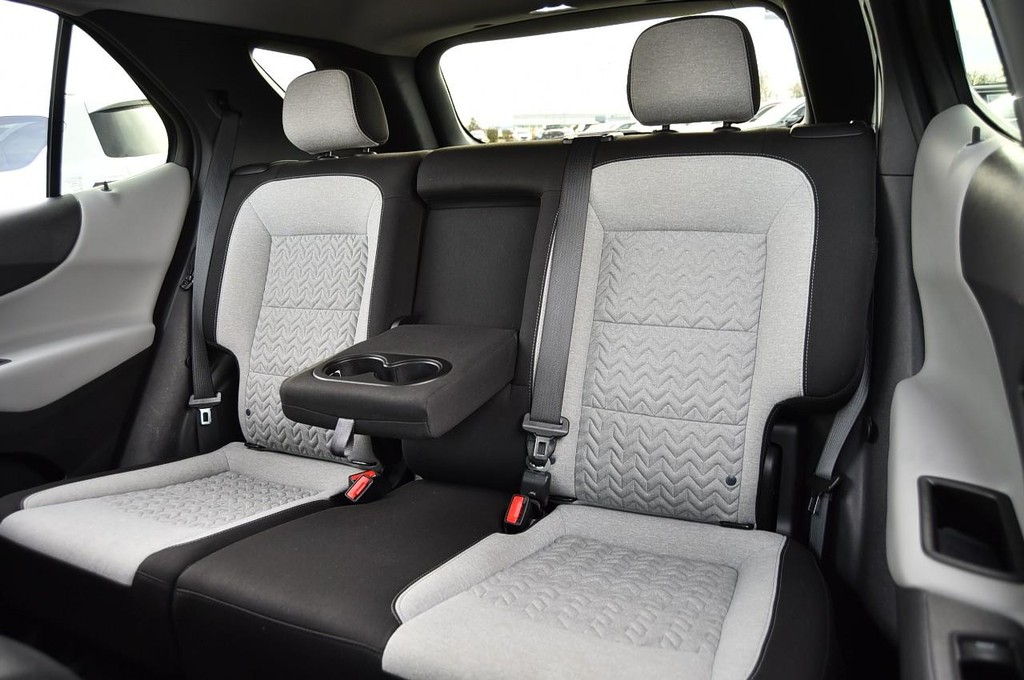 Chevrolet Equinox Vehicle Full-screen Gallery Image 20