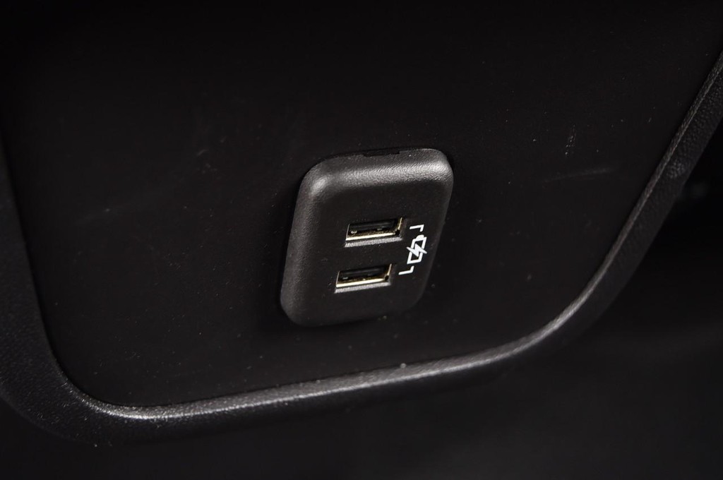 Chevrolet Equinox Vehicle Full-screen Gallery Image 22