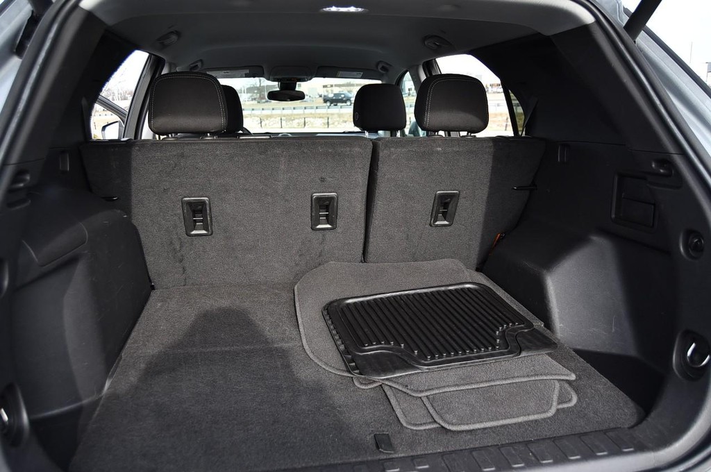 Chevrolet Equinox Vehicle Full-screen Gallery Image 23