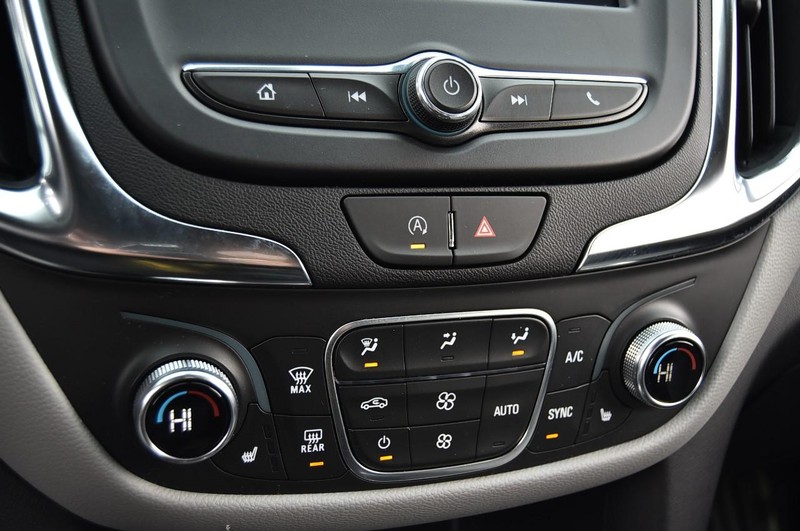 Chevrolet Equinox Vehicle Image 14