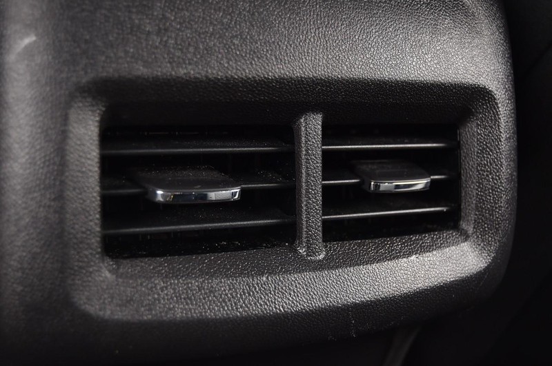 Chevrolet Equinox Vehicle Image 21