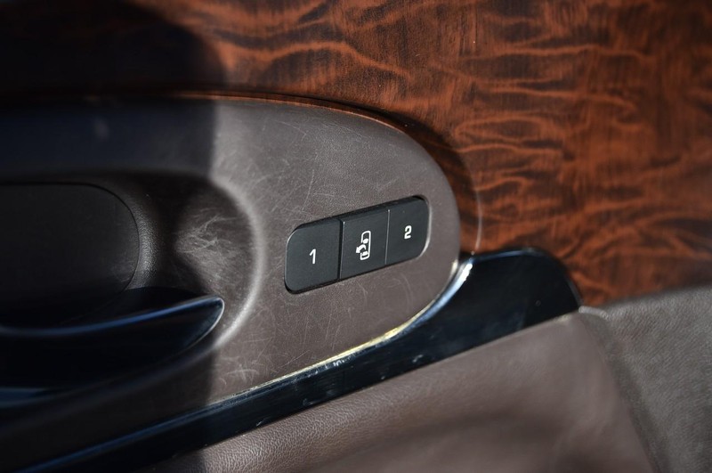 Buick Enclave Vehicle Full-screen Gallery Image 9