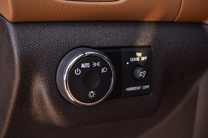 Buick Enclave Vehicle Full-screen Gallery Image 12