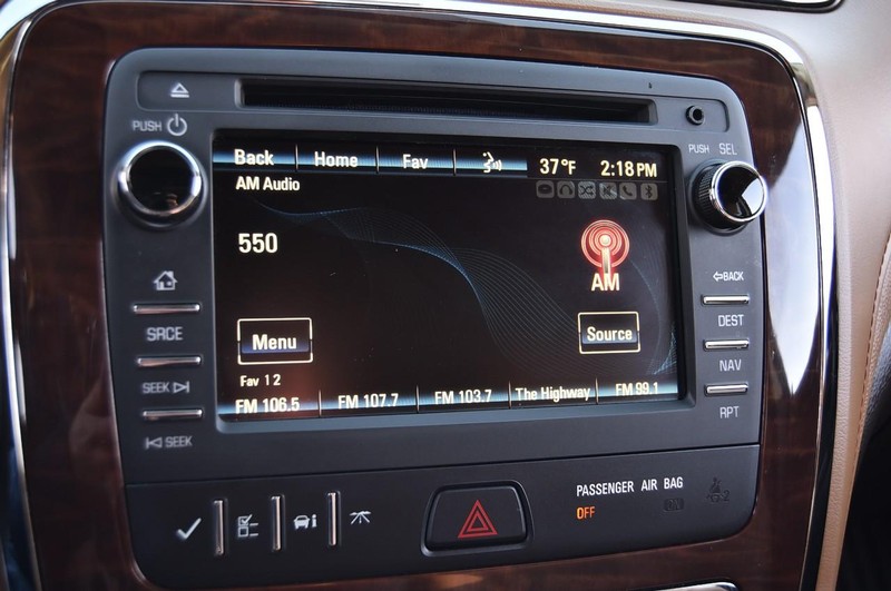 Buick Enclave Vehicle Full-screen Gallery Image 15