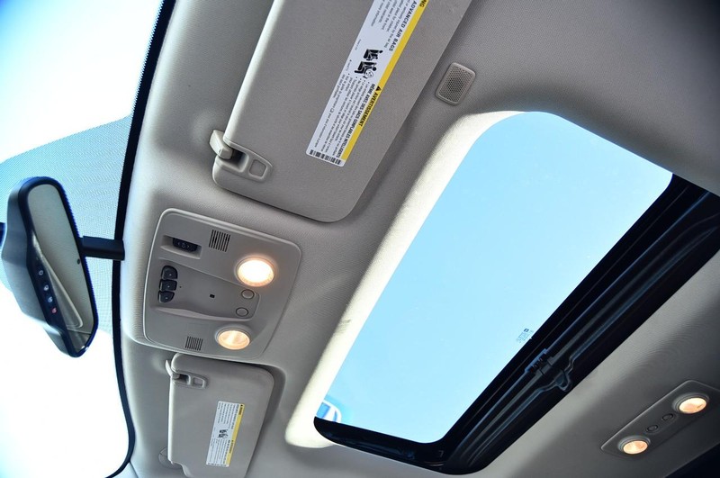 Buick Enclave Vehicle Full-screen Gallery Image 21