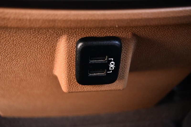 Buick Enclave Vehicle Full-screen Gallery Image 24