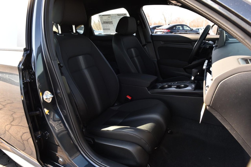 Honda Civic Hatchback Vehicle Image 21