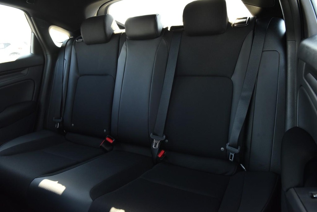 Honda Civic Hatchback Vehicle Image 22