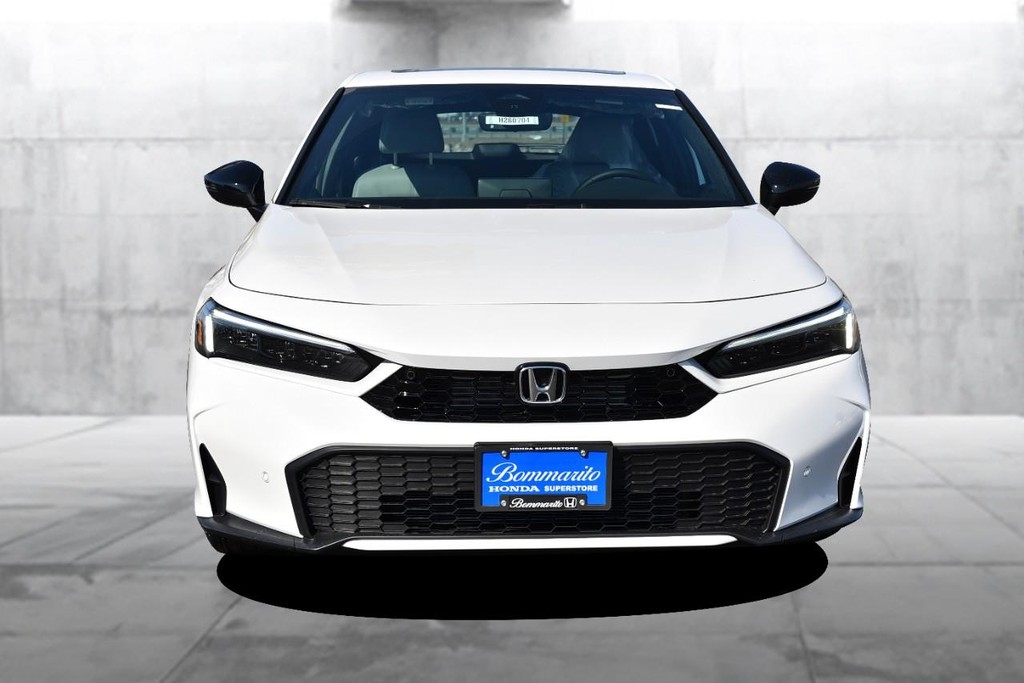 Honda Civic Hatchback Hybrid Vehicle Image 04