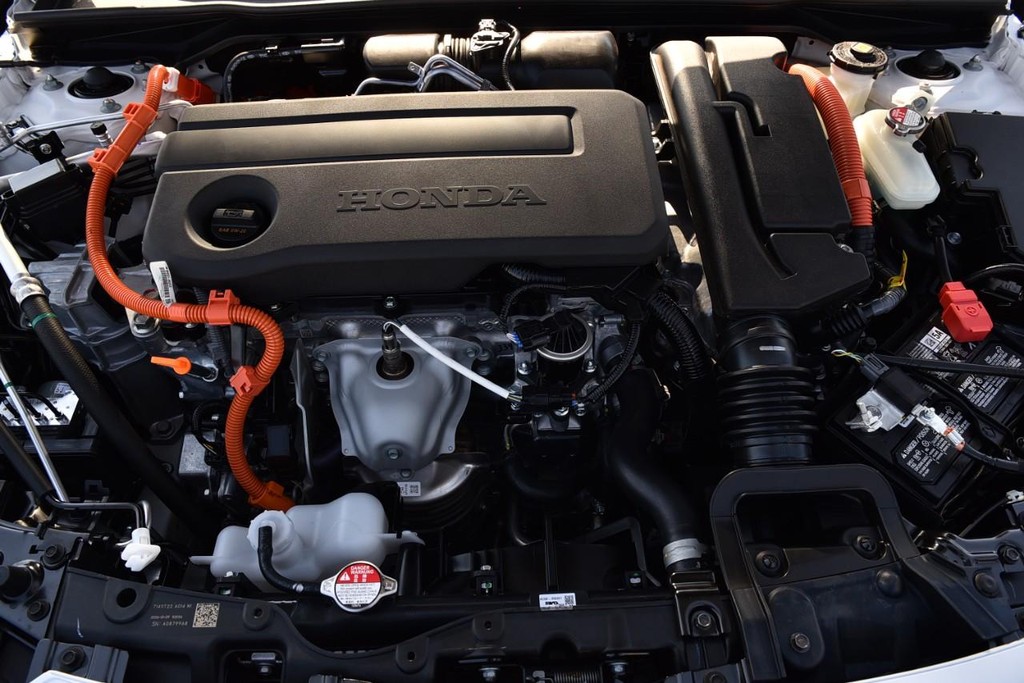 Honda Civic Hatchback Hybrid Vehicle Image 26