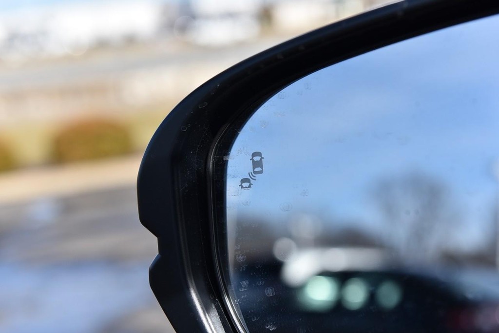 Honda CR-V Hybrid Vehicle Image 10