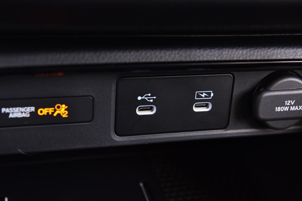 Honda CR-V Hybrid Vehicle Image 17