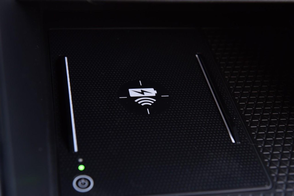 Honda CR-V Hybrid Vehicle Image 18