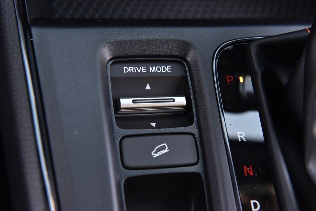 Honda CR-V Hybrid Vehicle Image 19