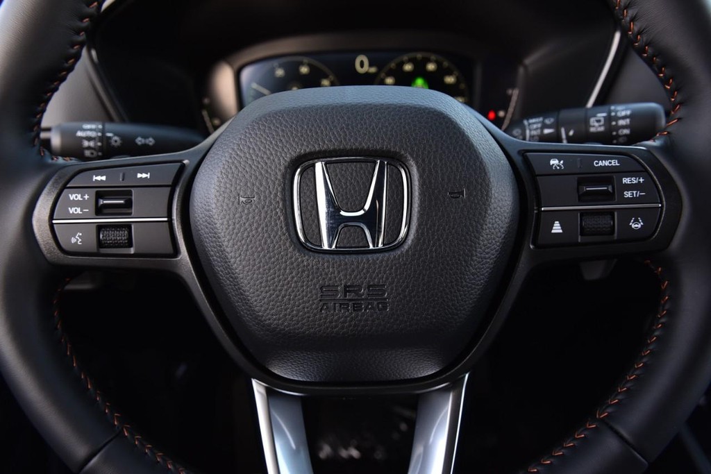 Honda CR-V Hybrid Vehicle Image 21
