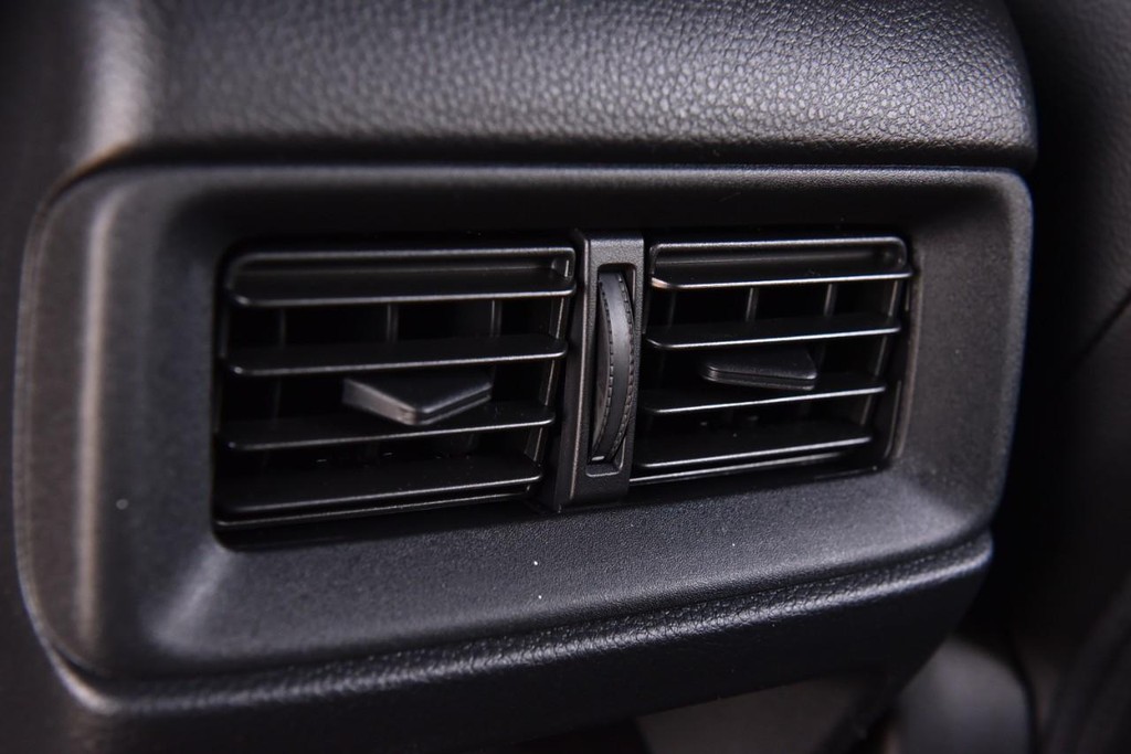 Honda CR-V Hybrid Vehicle Image 26