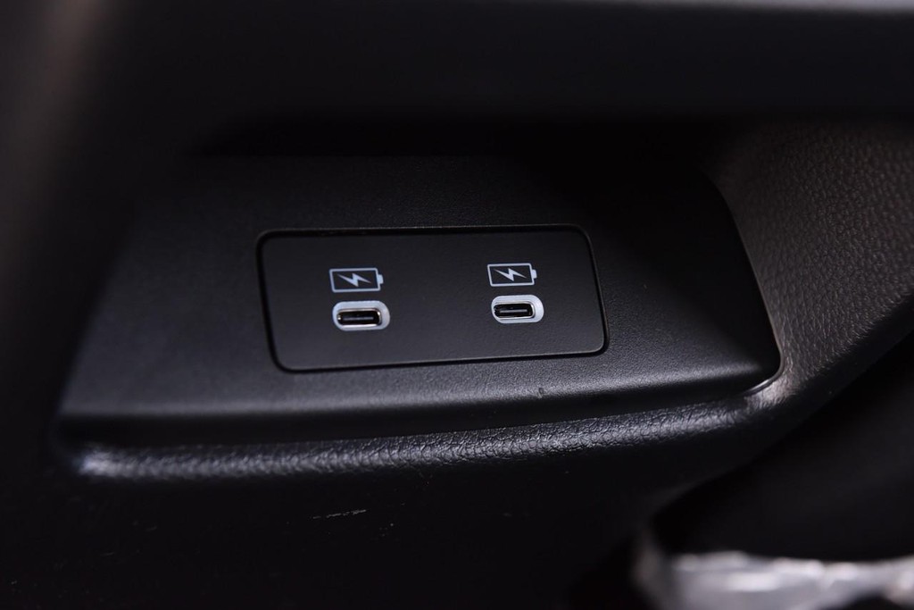 Honda CR-V Hybrid Vehicle Image 27