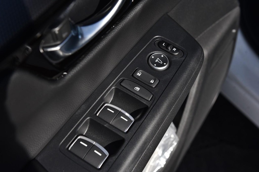 Honda CR-V Hybrid Vehicle Image 08