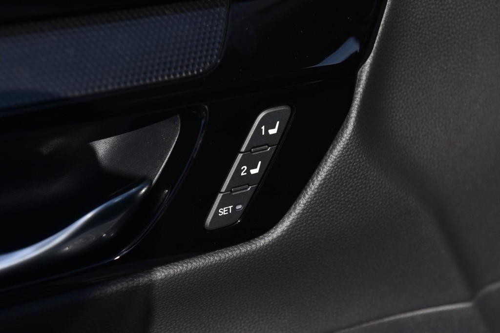 Honda CR-V Hybrid Vehicle Image 09