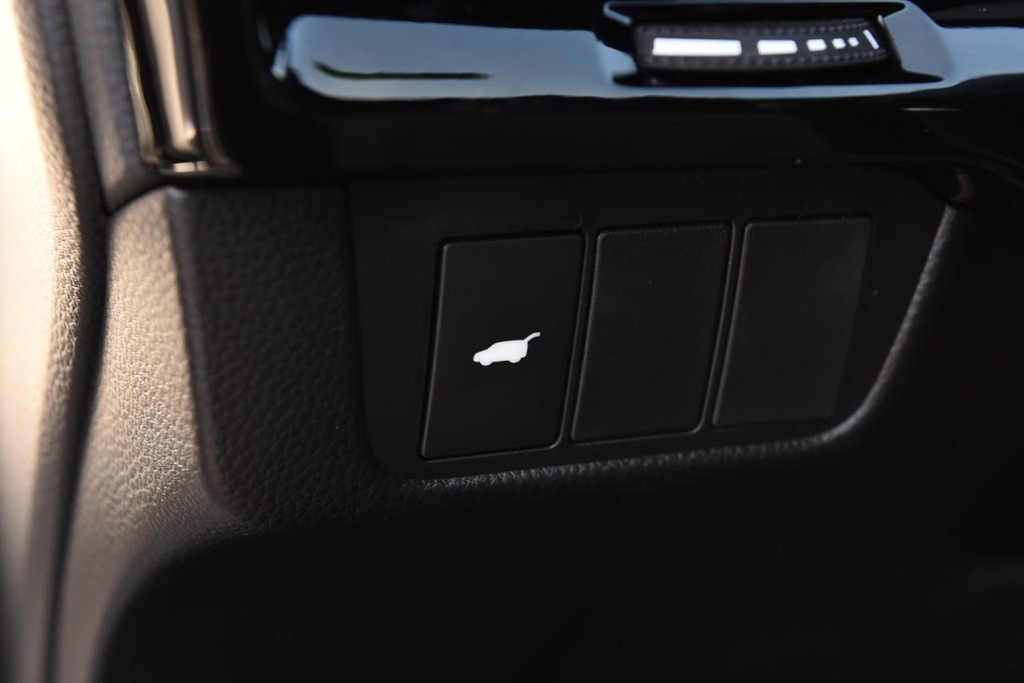 Honda CR-V Hybrid Vehicle Image 11