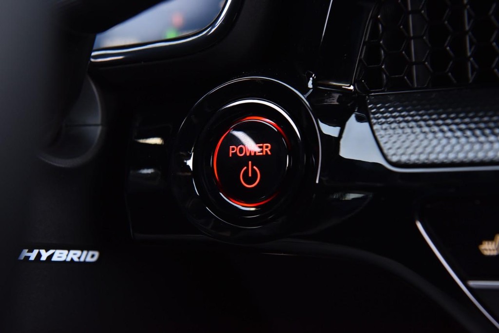 Honda CR-V Hybrid Vehicle Image 20