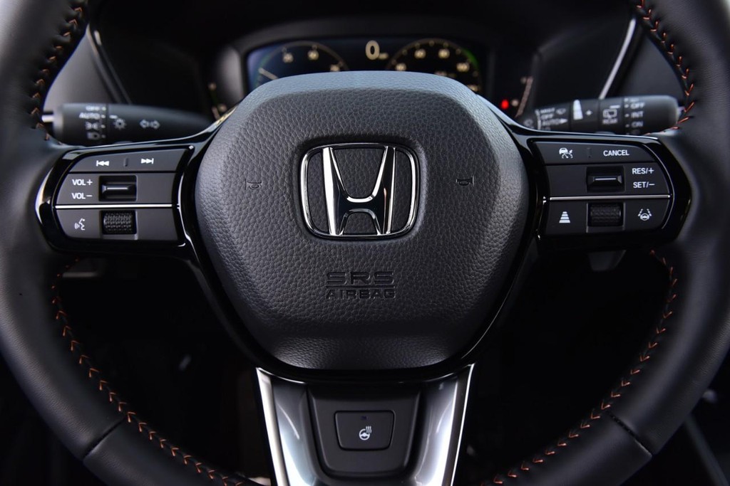 Honda CR-V Hybrid Vehicle Image 21