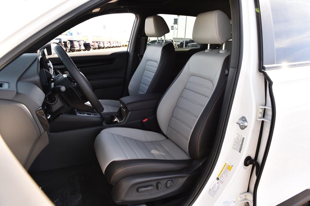 Honda CR-V Hybrid Vehicle Image 22