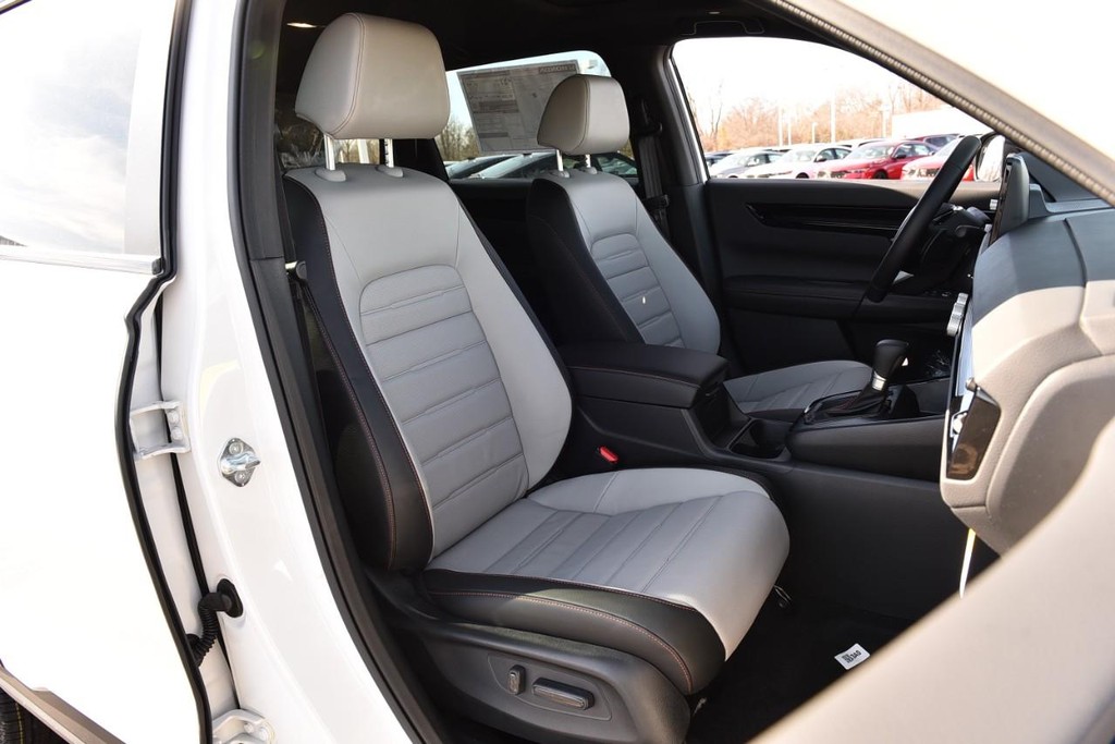 Honda CR-V Hybrid Vehicle Image 23