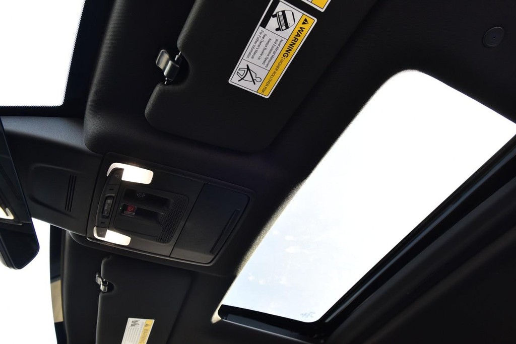 Honda CR-V Hybrid Vehicle Image 24