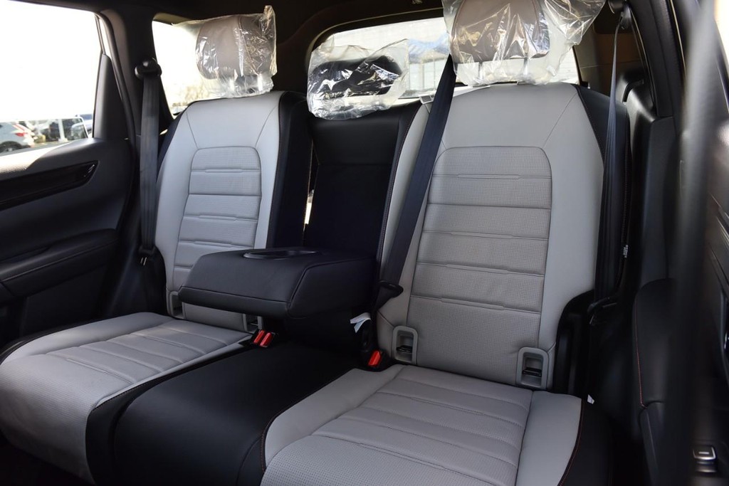 Honda CR-V Hybrid Vehicle Image 25