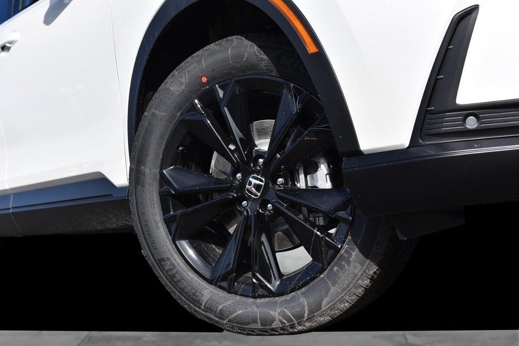 Honda CR-V Hybrid Vehicle Image 03