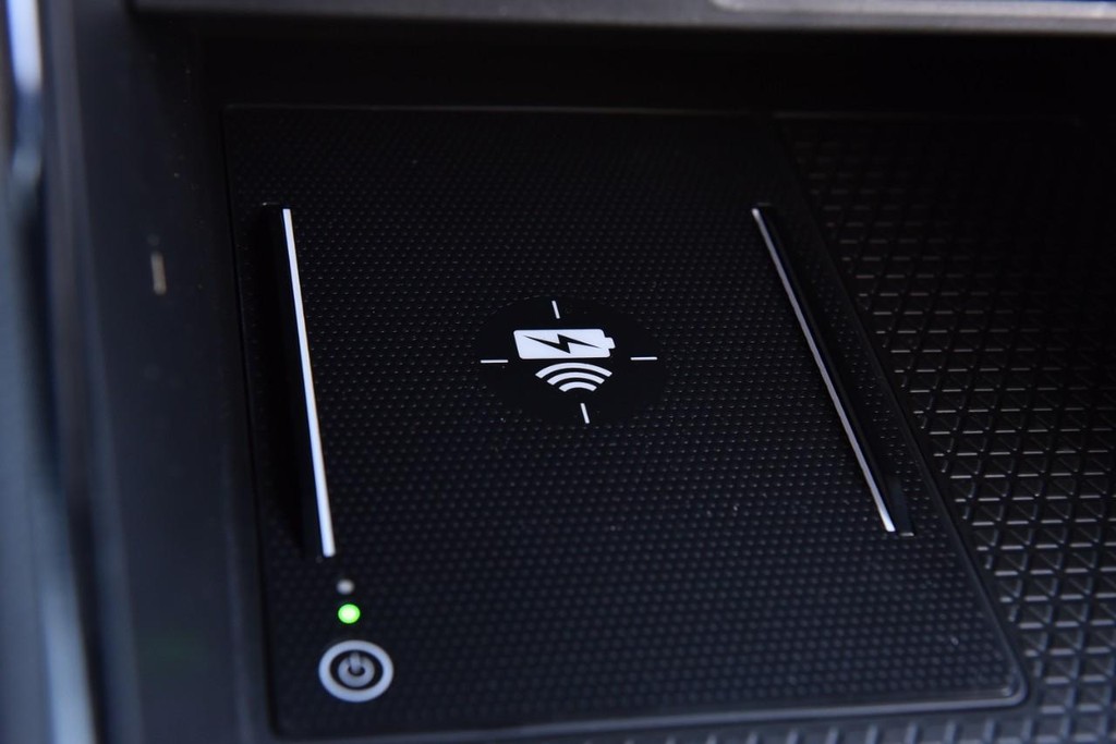 Honda CR-V Hybrid Vehicle Image 18