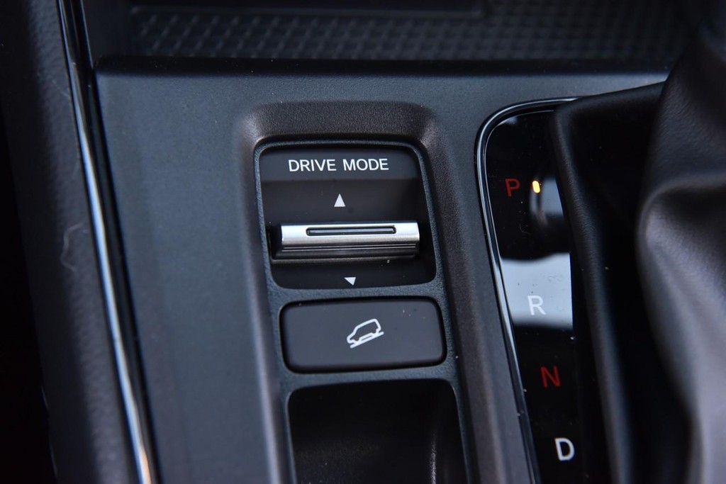 Honda CR-V Hybrid Vehicle Image 19