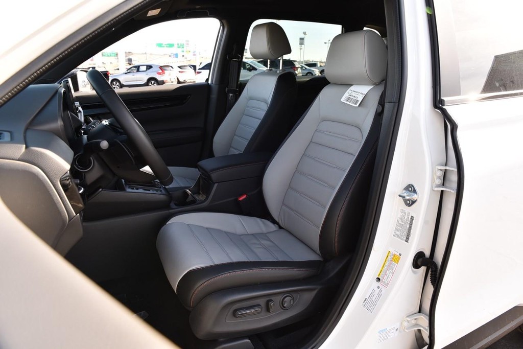 Honda CR-V Hybrid Vehicle Image 22