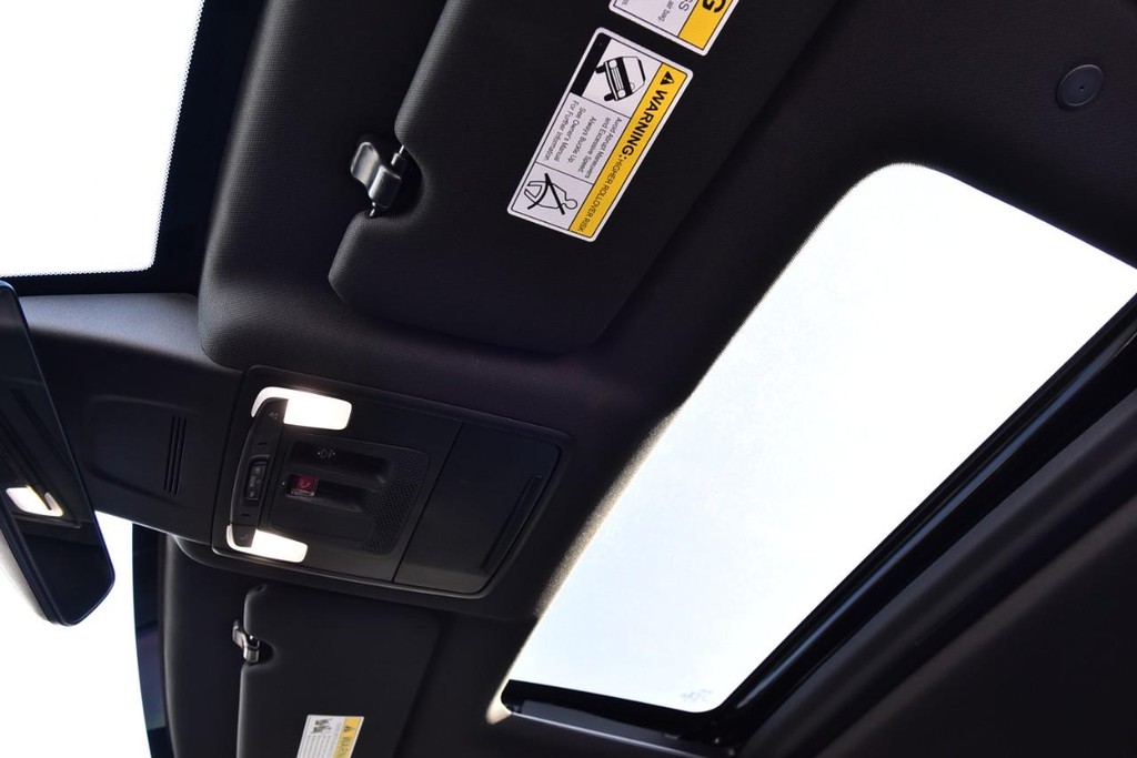 Honda CR-V Hybrid Vehicle Image 24