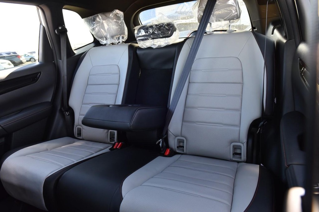 Honda CR-V Hybrid Vehicle Image 25