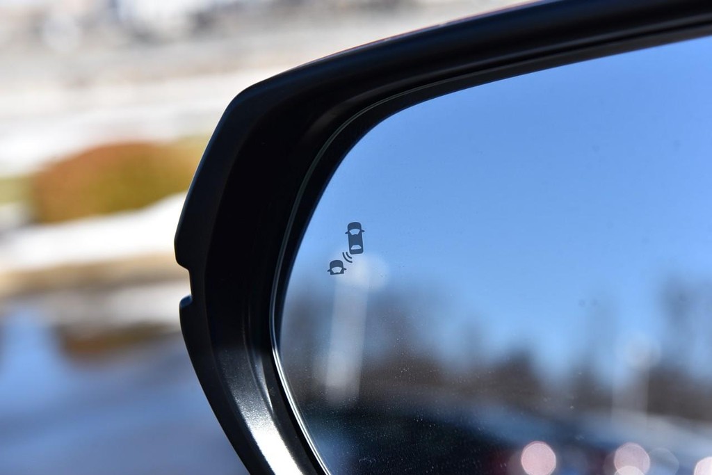 Honda CR-V Hybrid Vehicle Image 10