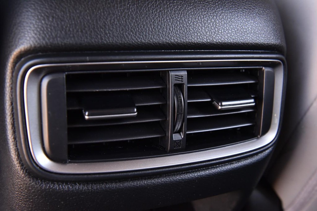 Honda CR-V Hybrid Vehicle Image 25