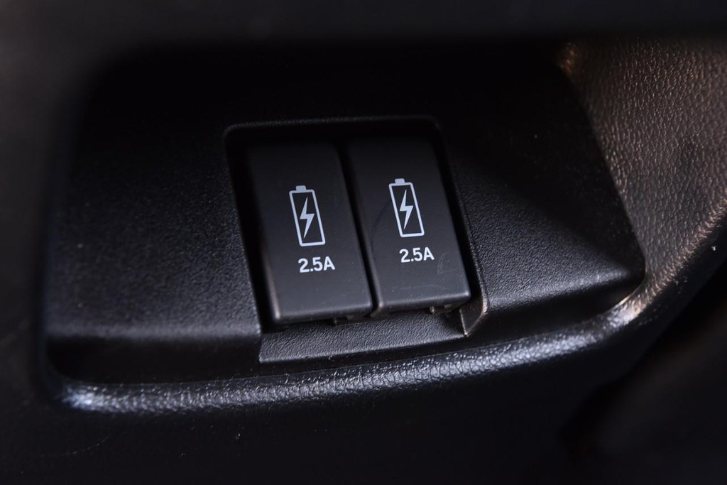 Honda CR-V Hybrid Vehicle Image 26