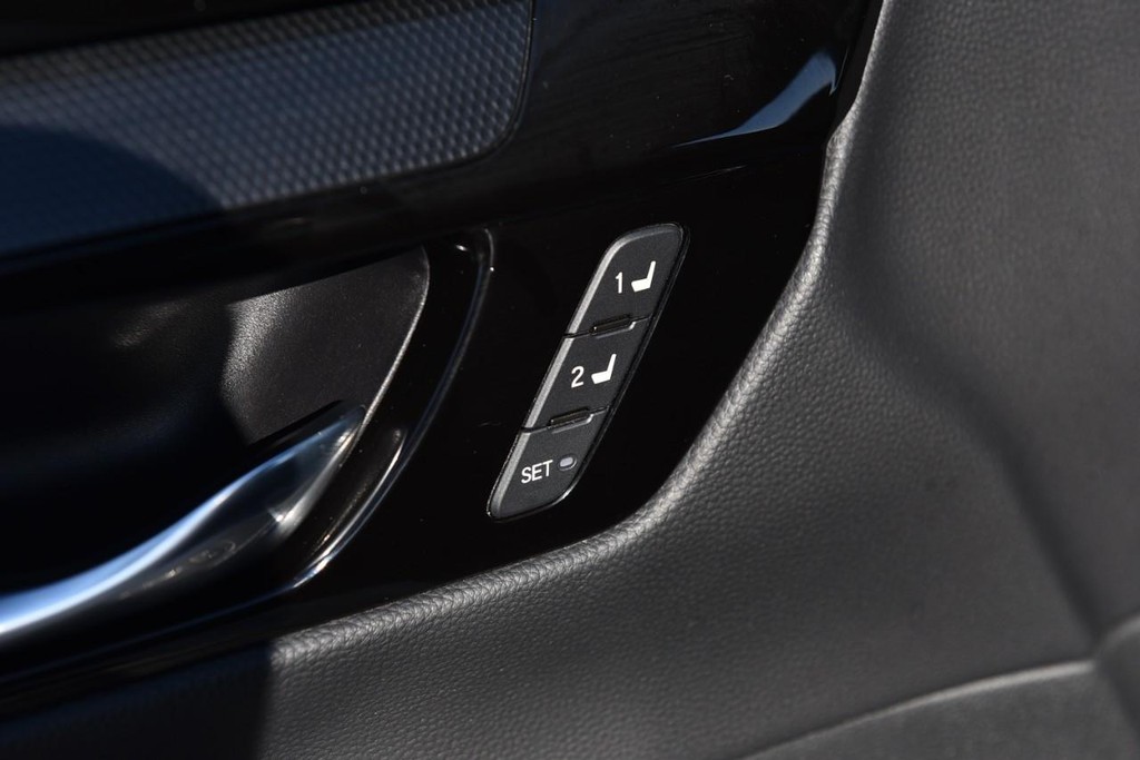 Honda CR-V Hybrid Vehicle Image 09