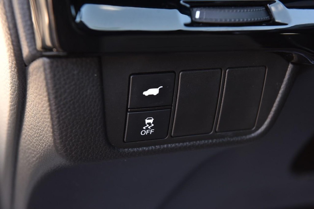 Honda CR-V Hybrid Vehicle Image 11