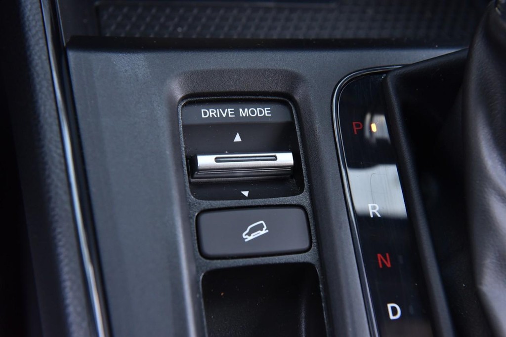 Honda CR-V Hybrid Vehicle Image 19