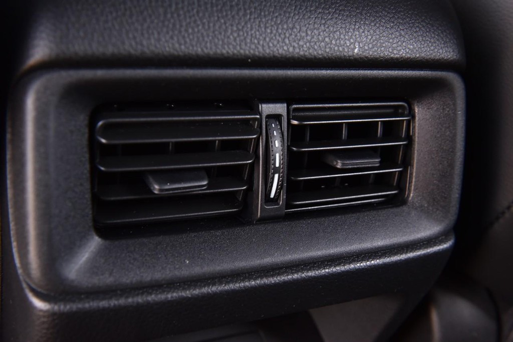 Honda CR-V Hybrid Vehicle Image 26