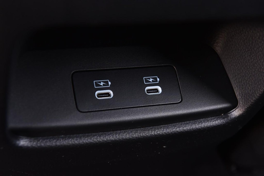 Honda CR-V Hybrid Vehicle Image 27